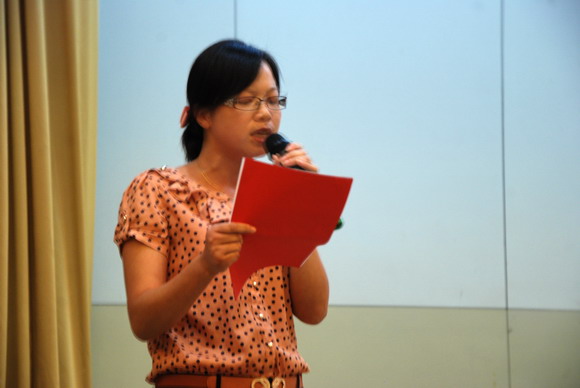 袁国霞副校长主持例会