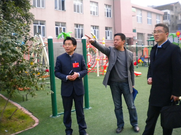 永嘉县政府副县长郑焕东视察永嘉翔宇小学