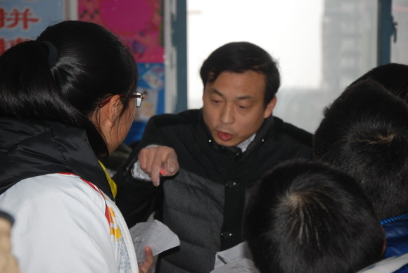 师生共同参与