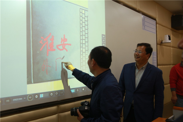 来宾亲自体验