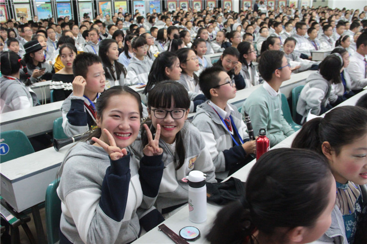 过会到我们上台啦