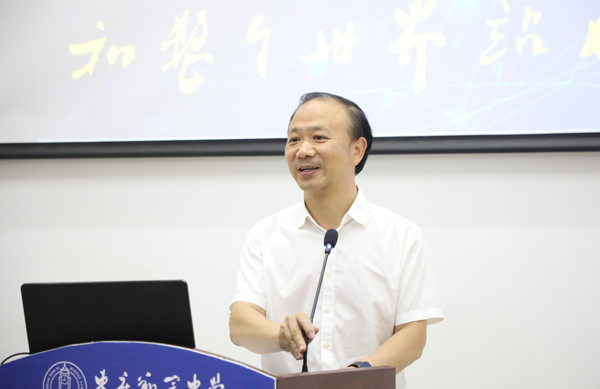 山东枣庄翔宇中学迎来江苏名校长朱建文