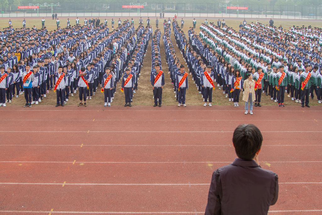 永嘉学院举行小手拉大手与文明一起走交通安全宣传教育