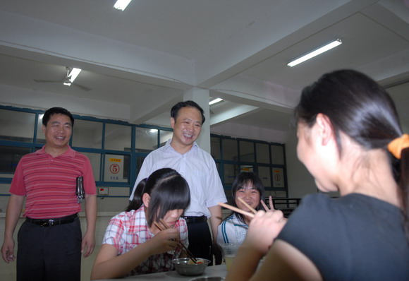 王娃娃老总_卡通娃娃