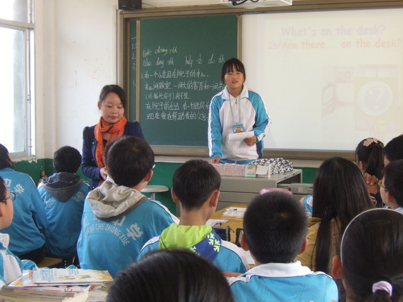 羿彩霞老师上课中
