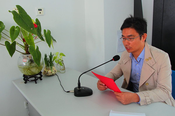 刁仁荣校长作题为《换一种方式爱孩子:家庭环境要恰当》的专题讲座