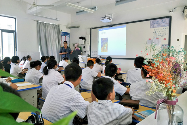 初一(2)班 孙都老师的《动漫社》