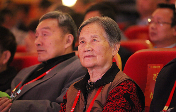 参加活动的校友代表
