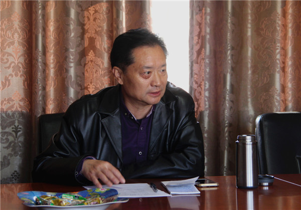 区委统战部副部长孔令民主持会议