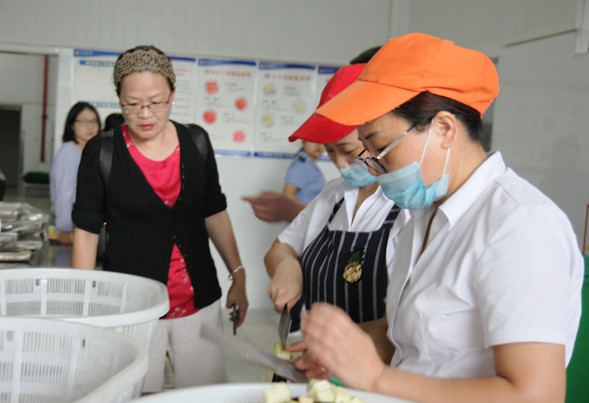 很整洁,很规范:省级食品安全创建验收组评语翔宇