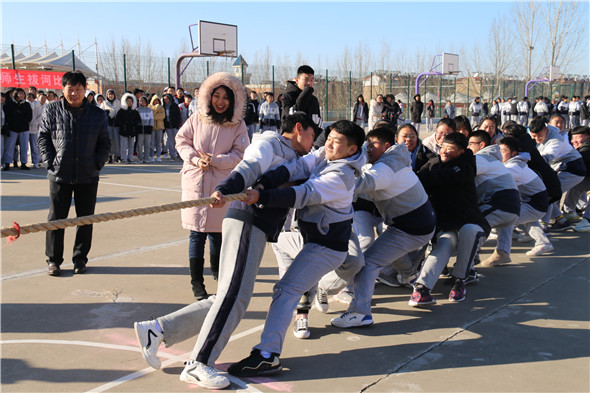 迎新年枣庄十八中拔河比赛圆满结束