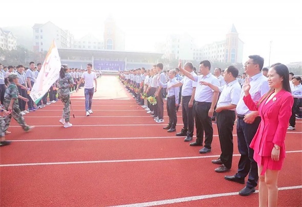 枣庄翔宇中学开学典礼:山海广阔,逐梦星辰