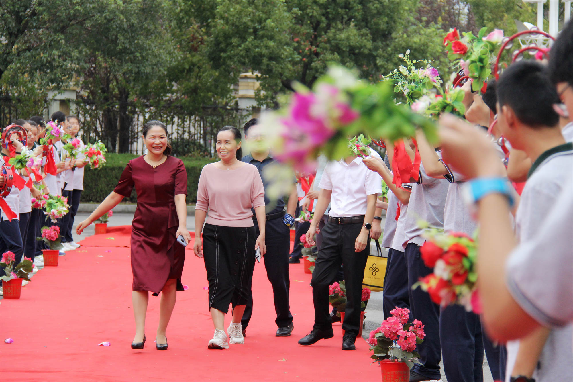 监利中学召开2020年教师节庆祝暨表彰大会