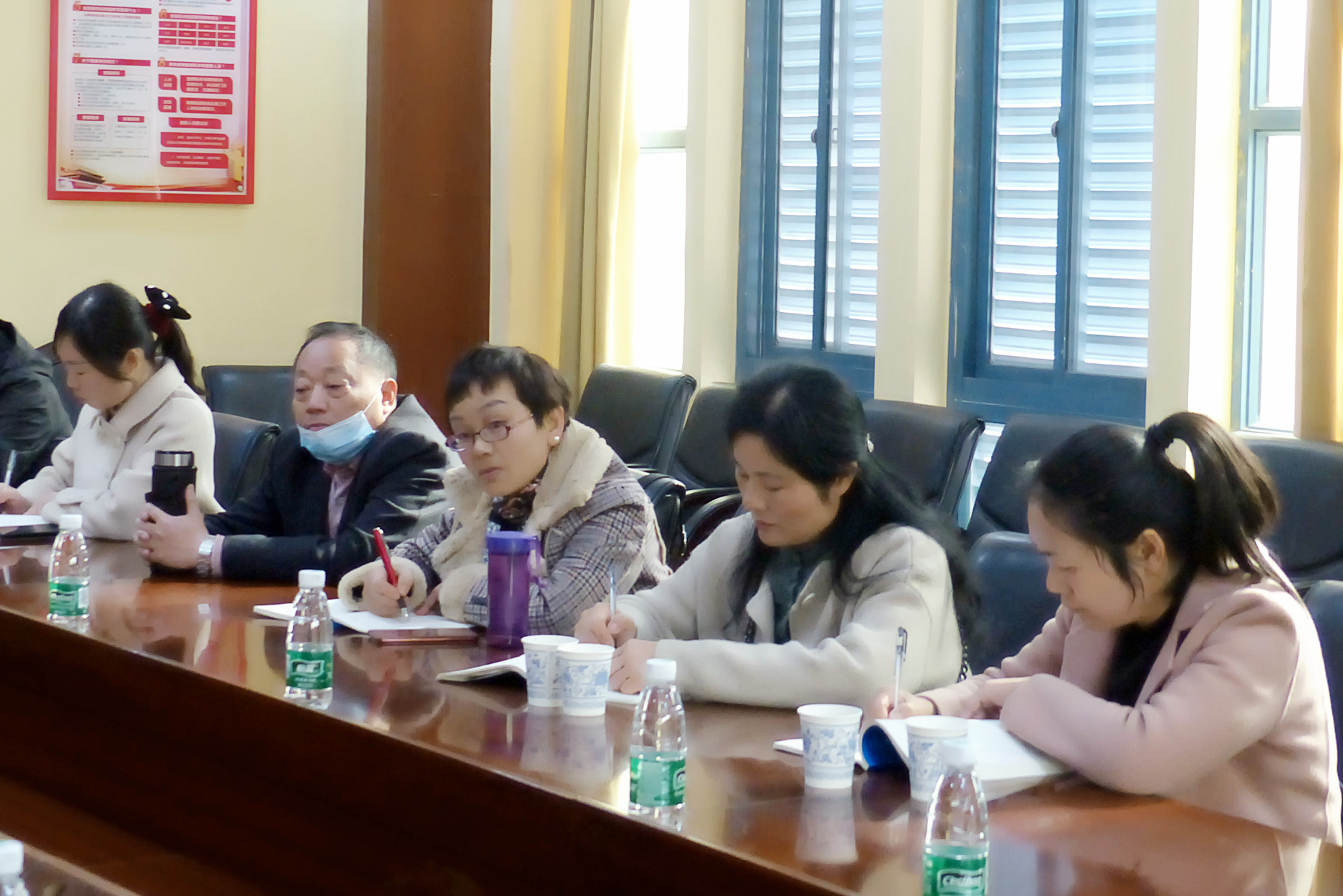 洪湖市贺龙中学教师团队莅临监利中学参观交流