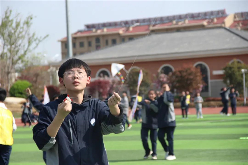 图片[8]-枣庄翔宇:“清风托纸鸢，羽翼载芳华”风筝节系列活动之放风筝比-爱山亭网