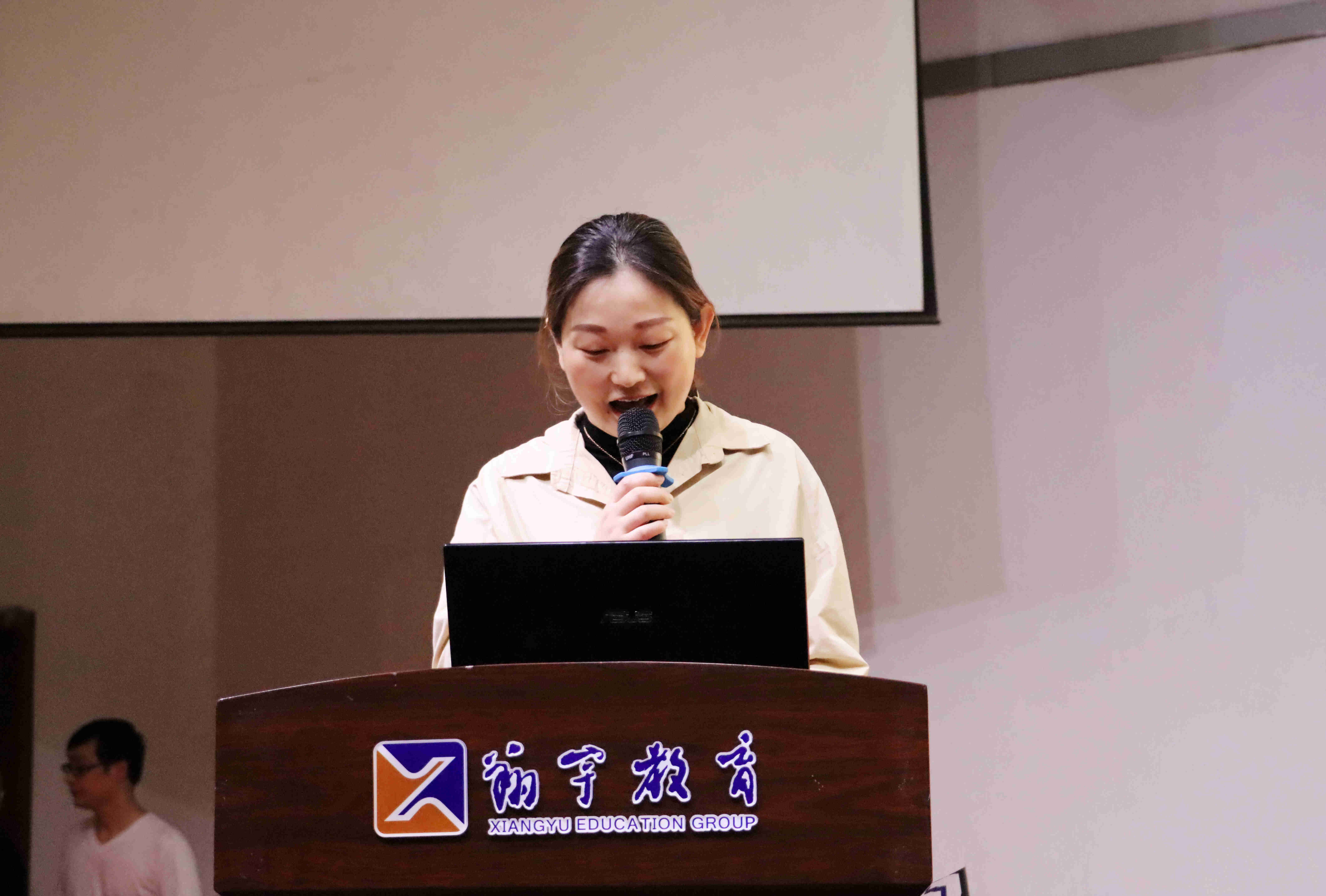 监利中学举行高三年级第三次质检表彰会