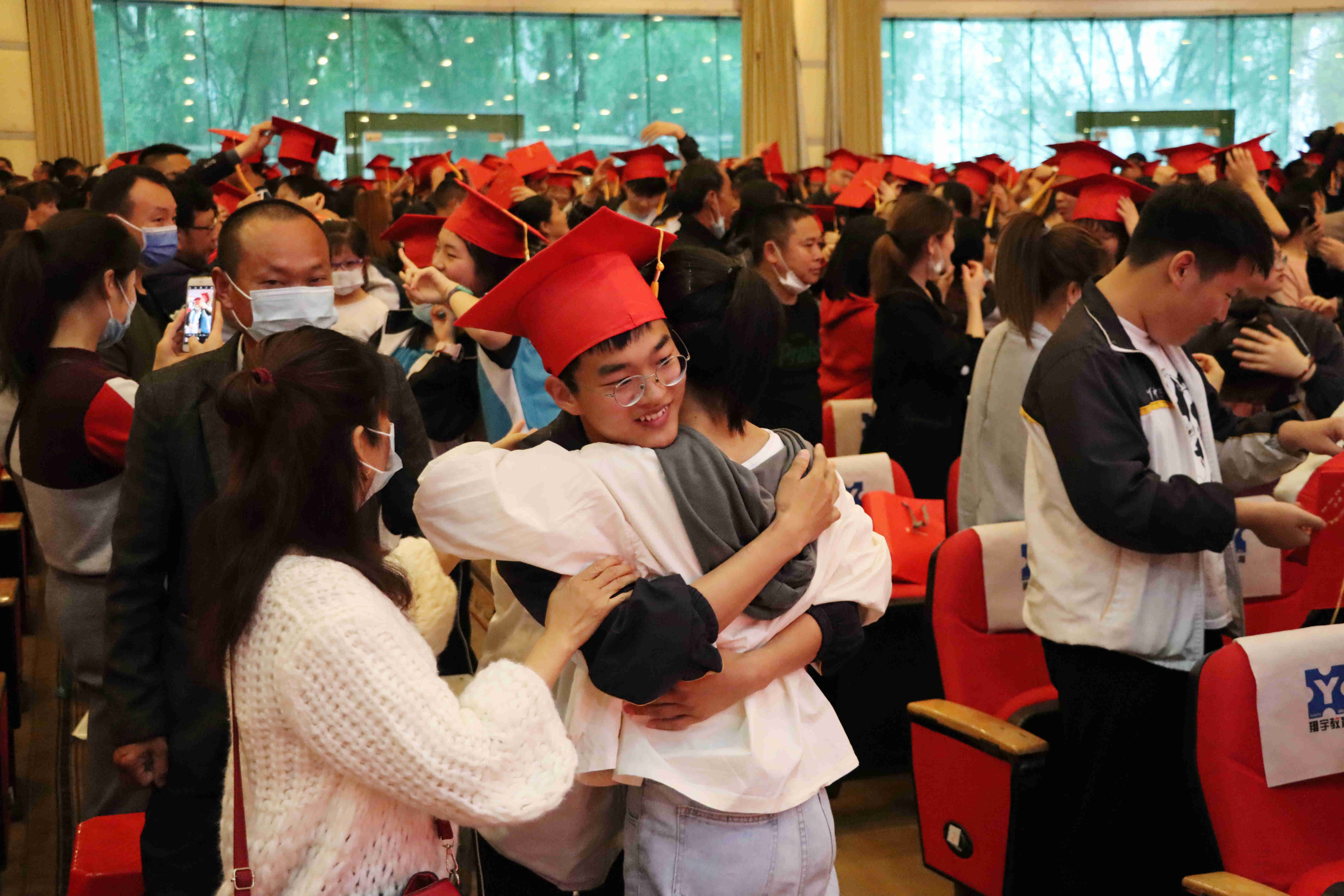 监利中学举行2021届毕业生成人礼暨毕业典礼