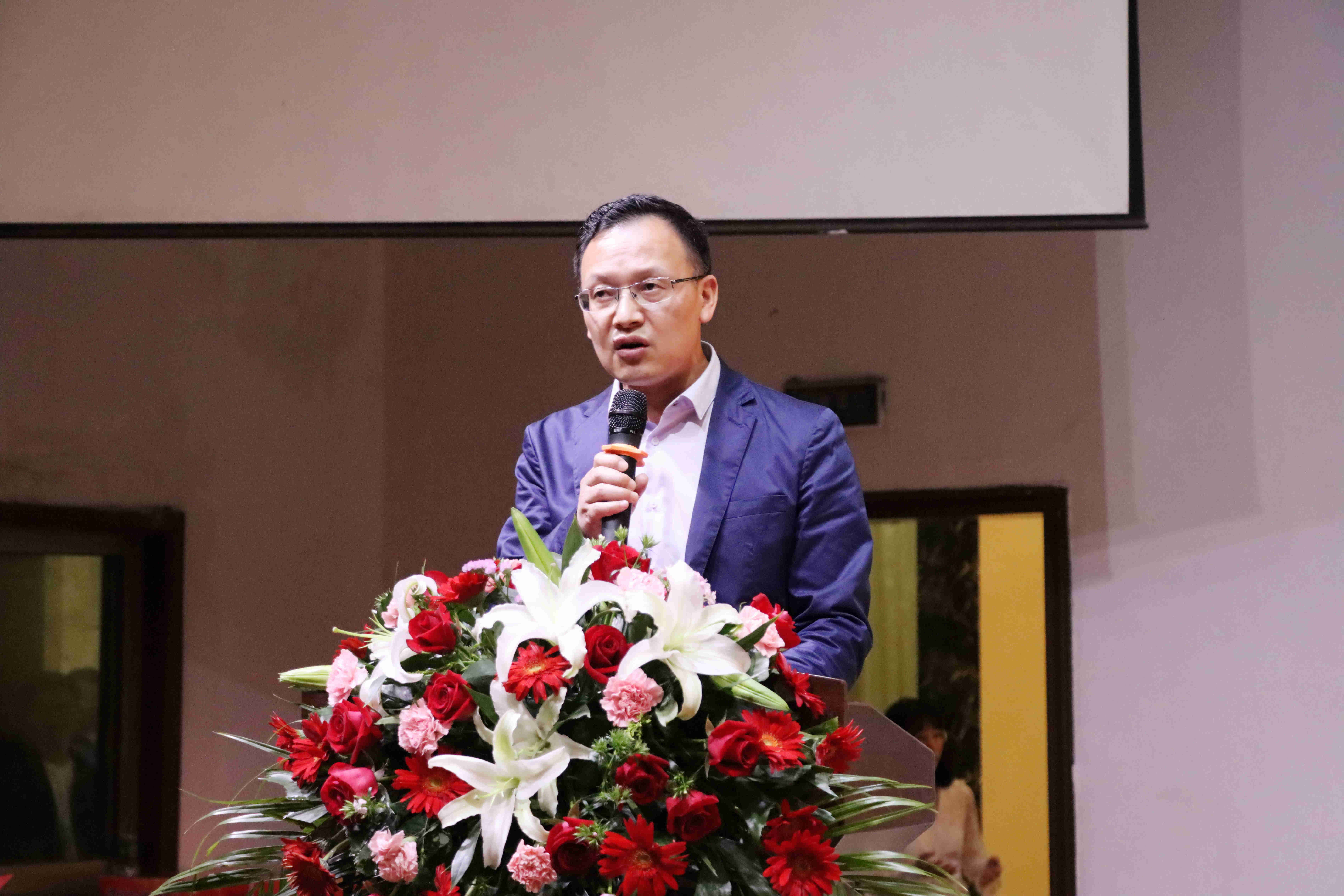 监利中学举行2021届毕业生成人礼暨毕业典礼