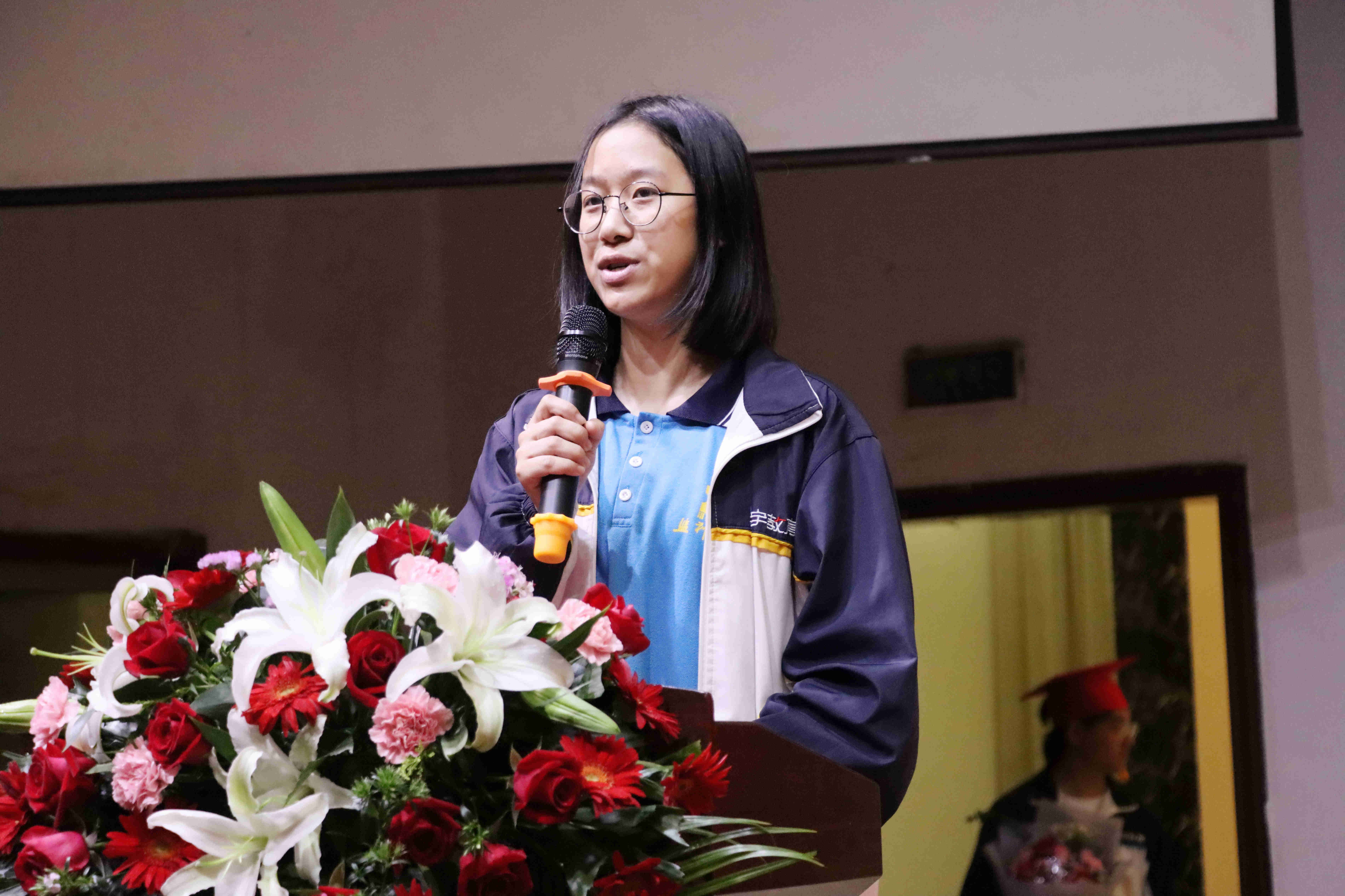 监利中学举行2021届毕业生成人礼暨毕业典礼