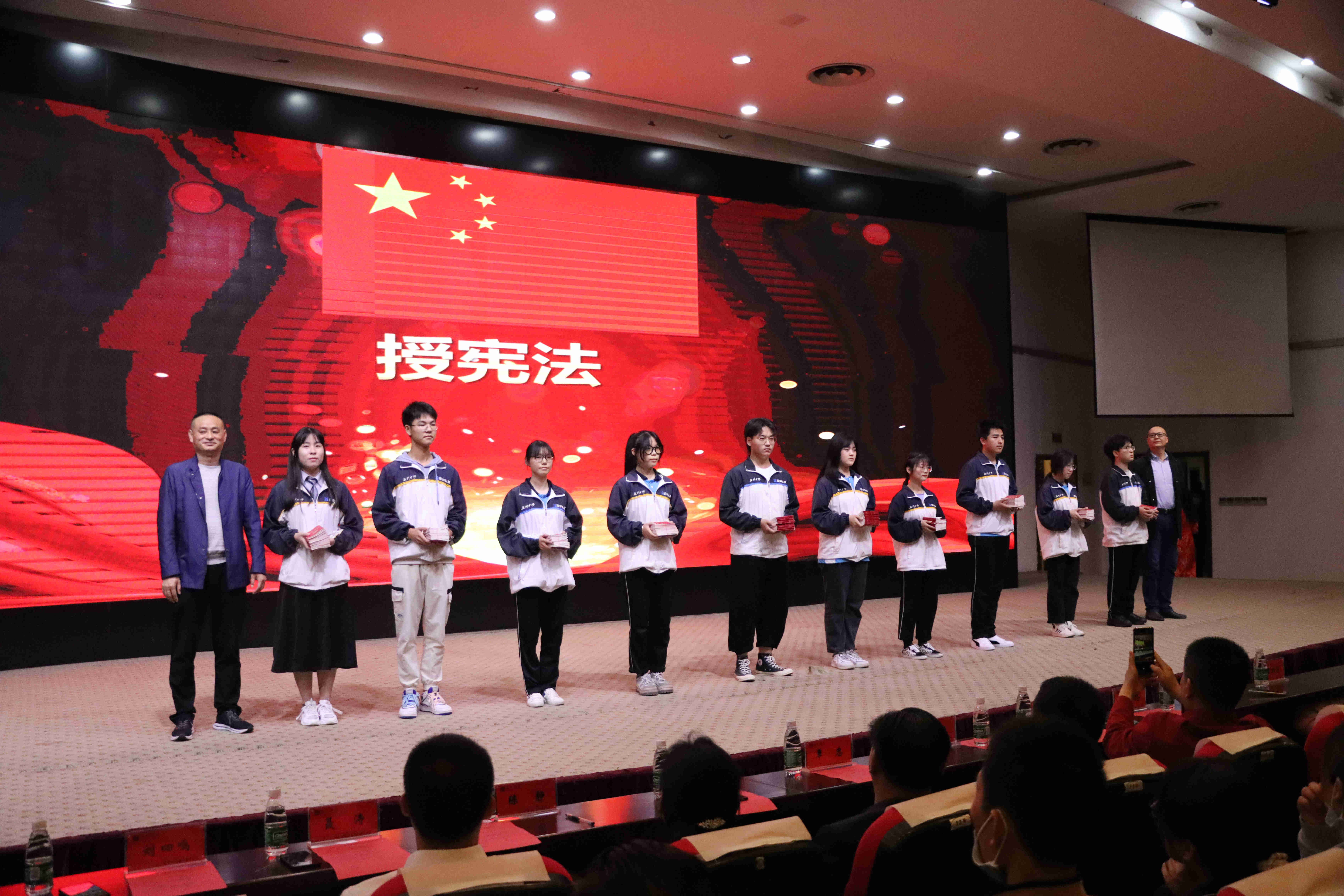 监利中学举行2021届毕业生成人礼暨毕业典礼