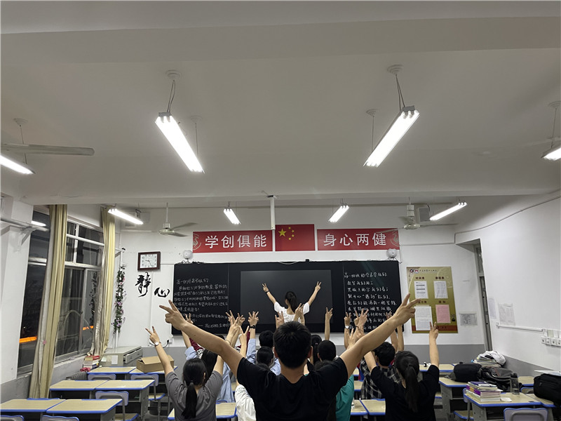 图片[1]-回一回首 留下美丽干净的校园 ――枣庄十八中高三学子文明离校-爱山亭网