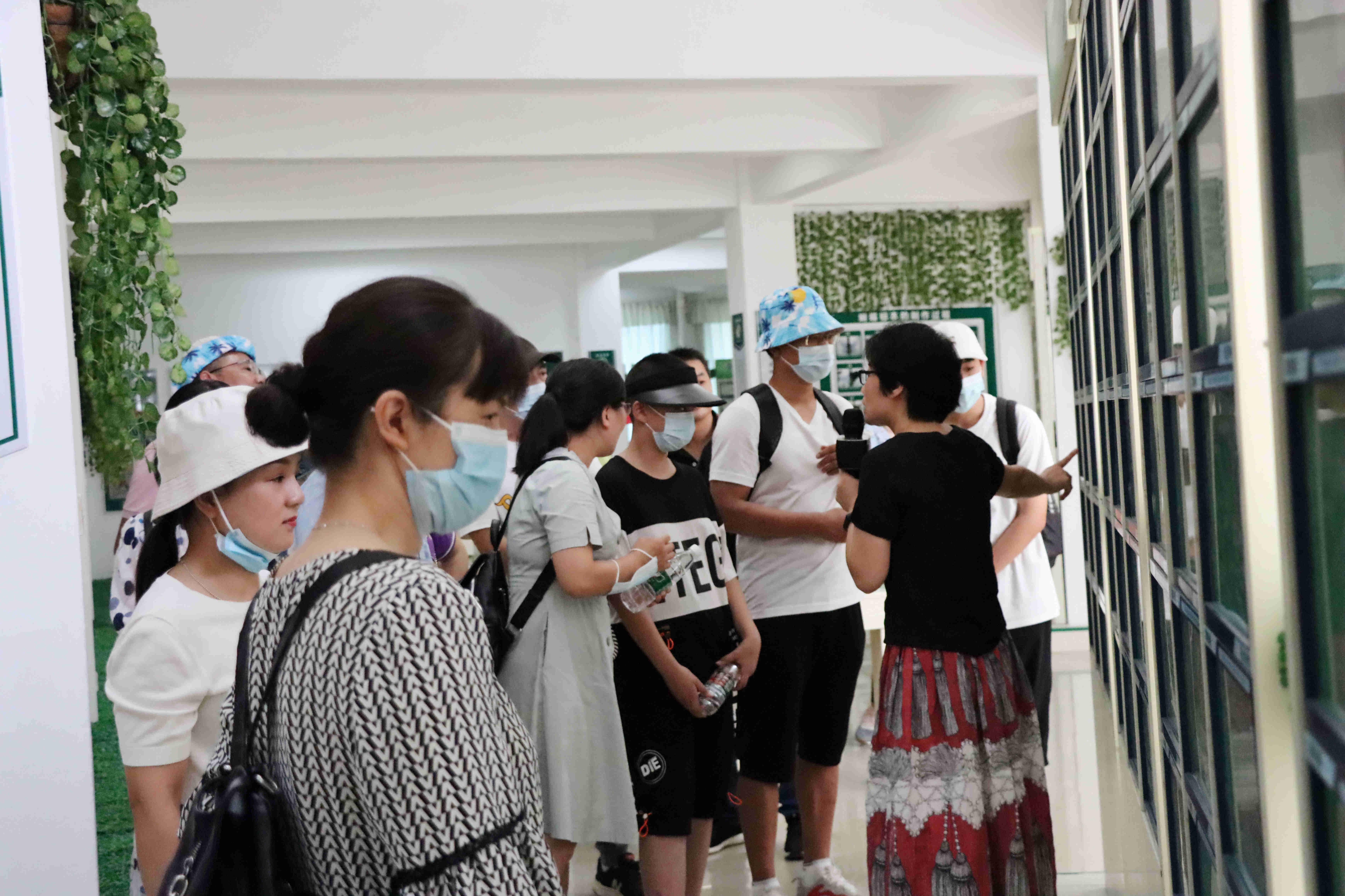 沙市第四中学教师团队来监利中学参观交流