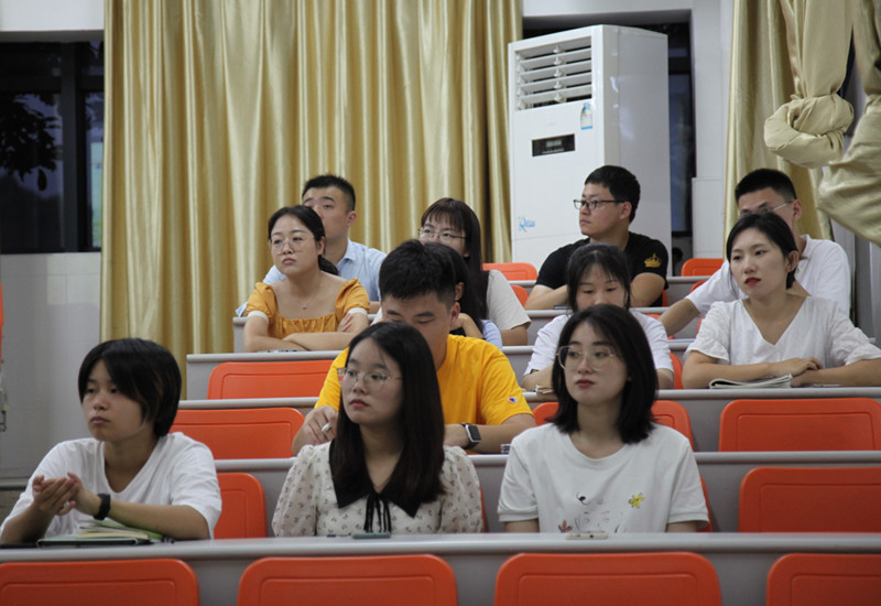 备鞍扬鞭启新程:温州翔宇高中班主任工作会