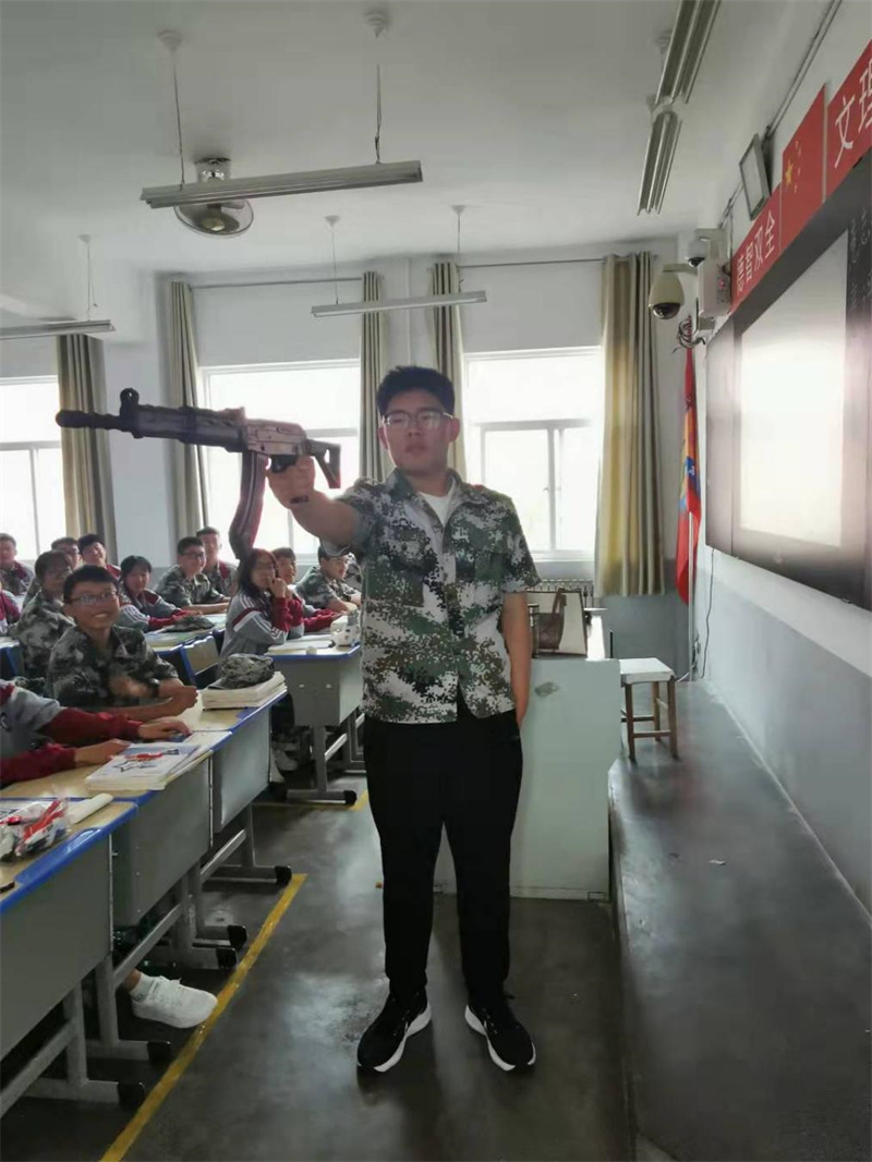 图片[1]-军训进行时|国防教育进校园，点燃少年强国梦-爱山亭网