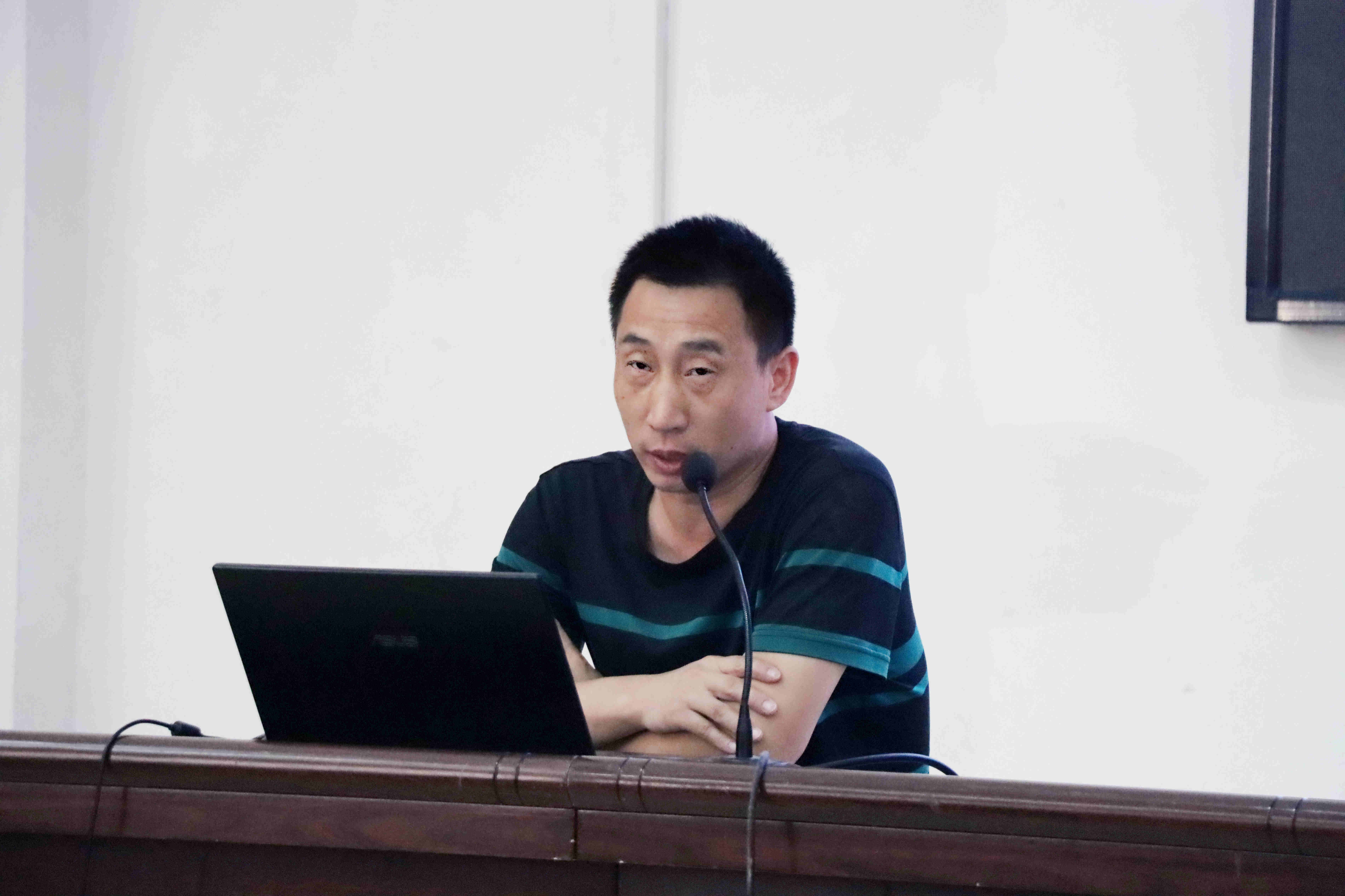 监利中学召开高三年级起点考试质量分析会