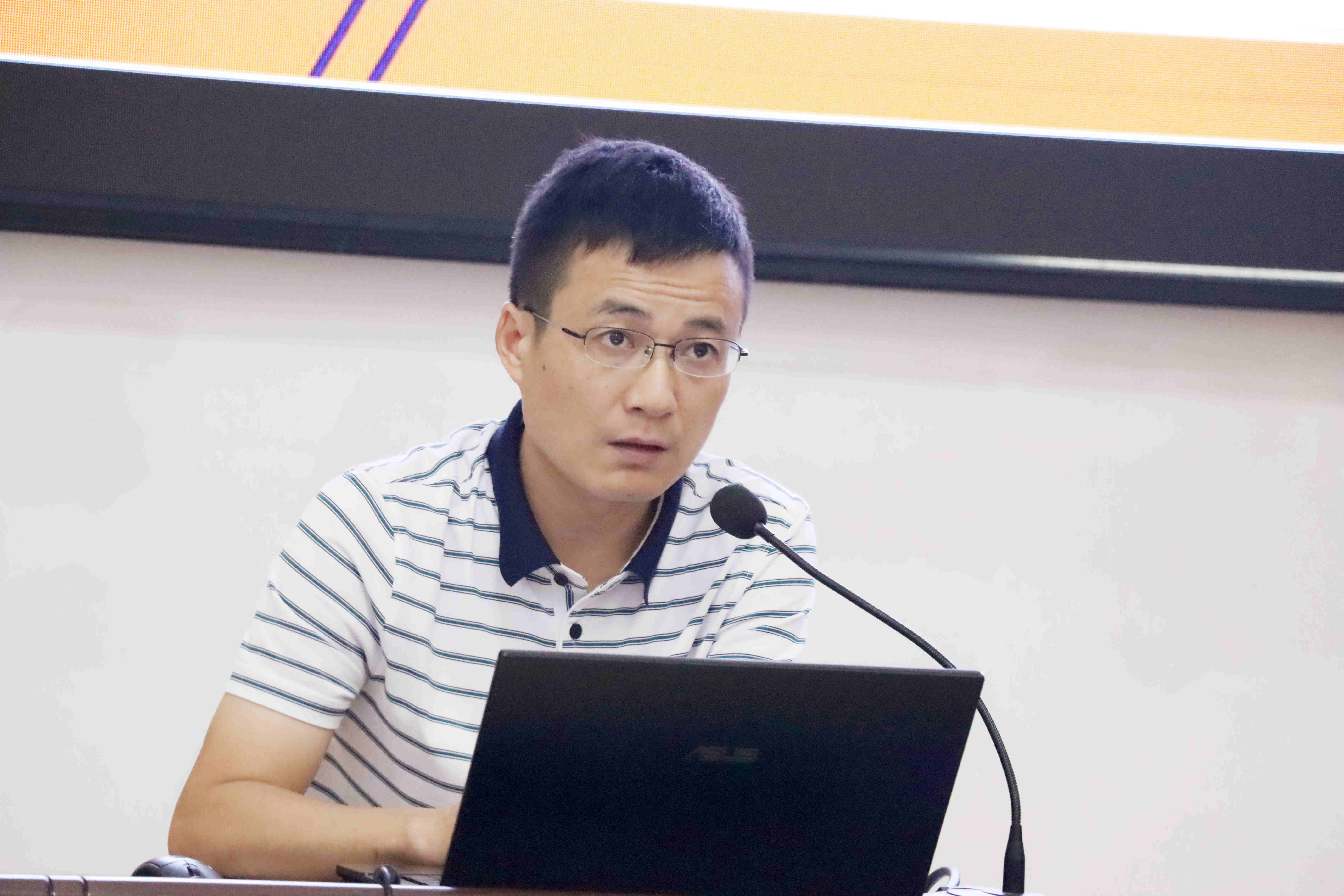 监利中学召开高三年级起点考试质量分析会