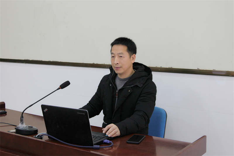 温州翔宇初中部召开“青蓝工程”专题会议