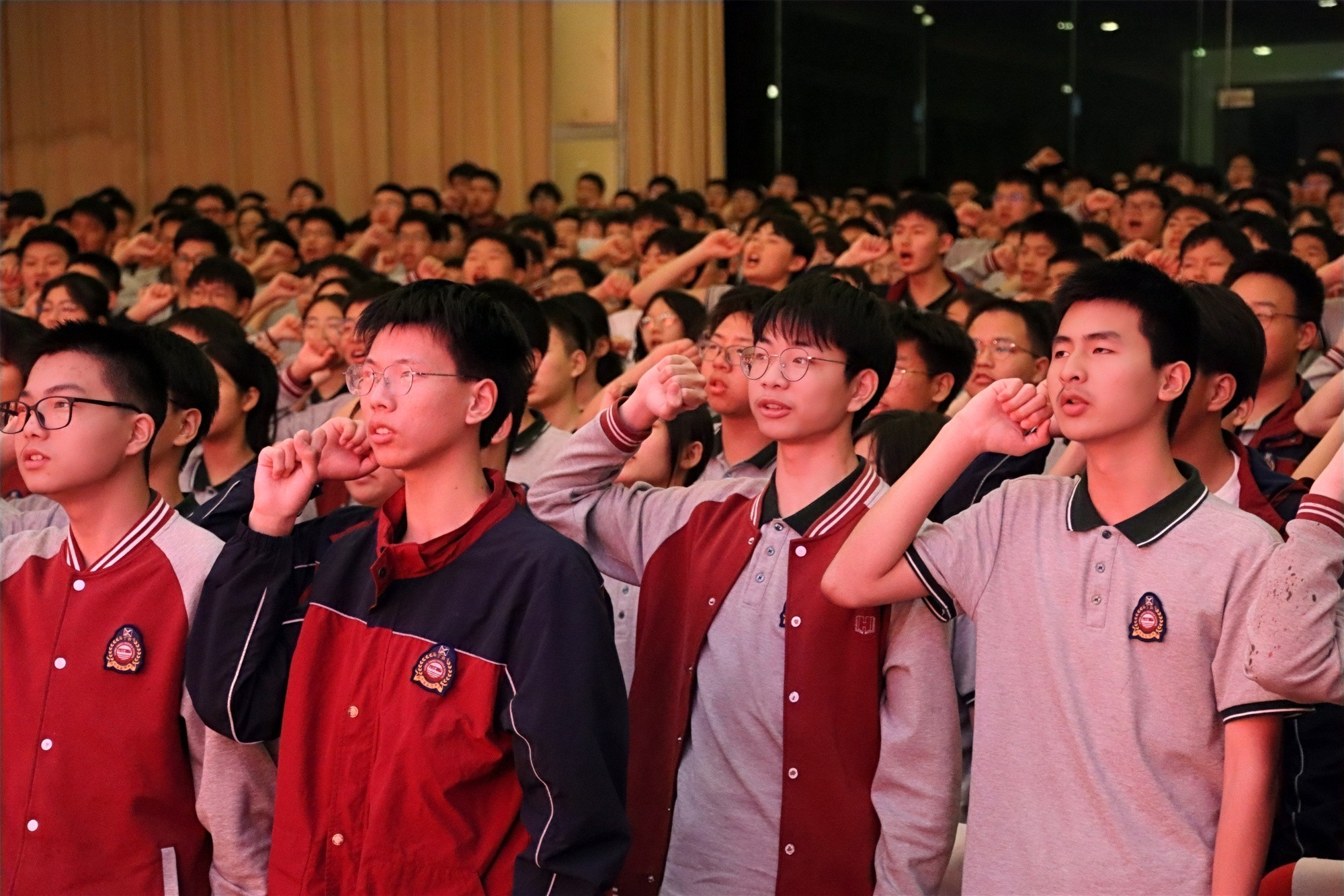 监利中学举行高一年级期中表彰大会
