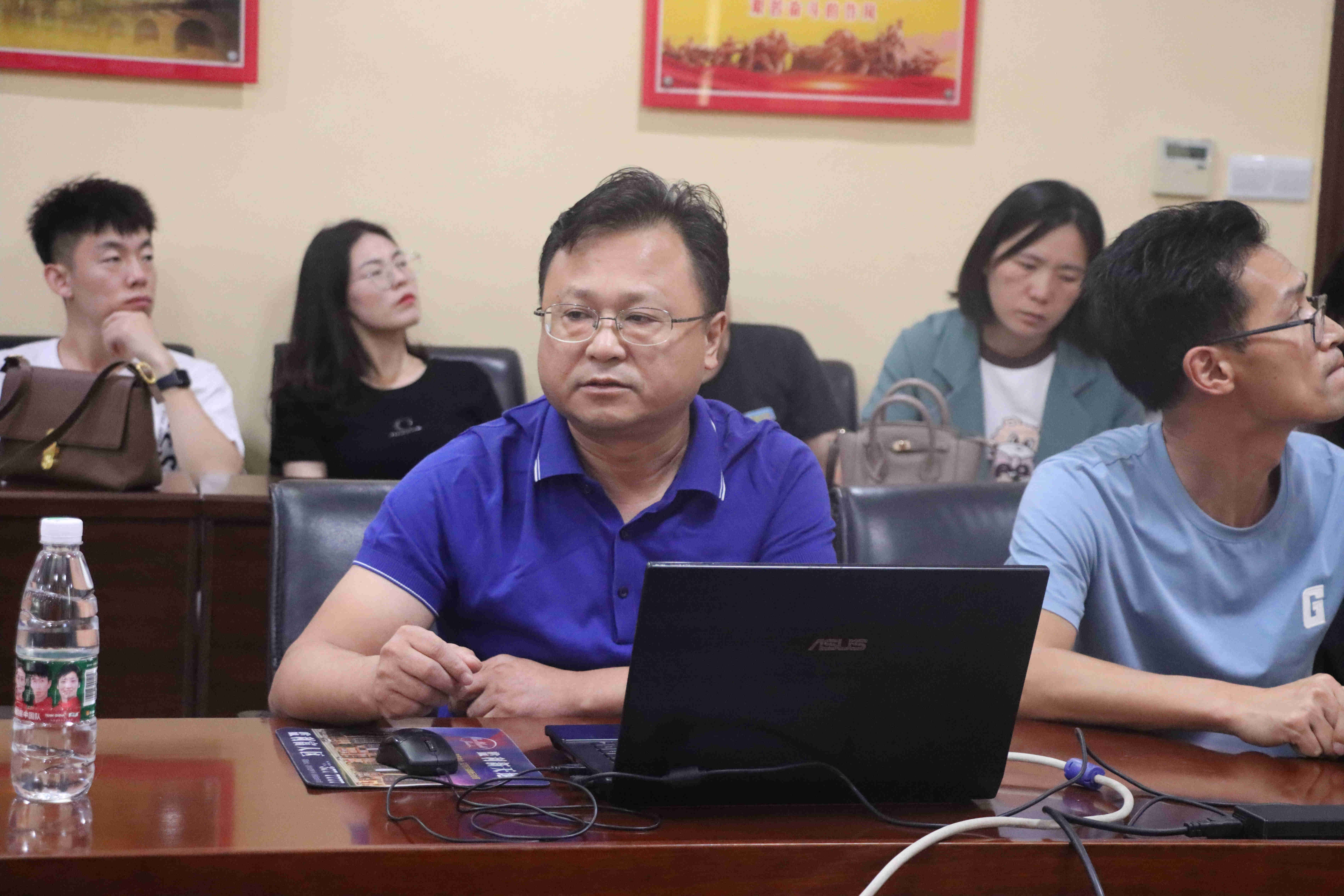 踏石留印 抓铁有痕