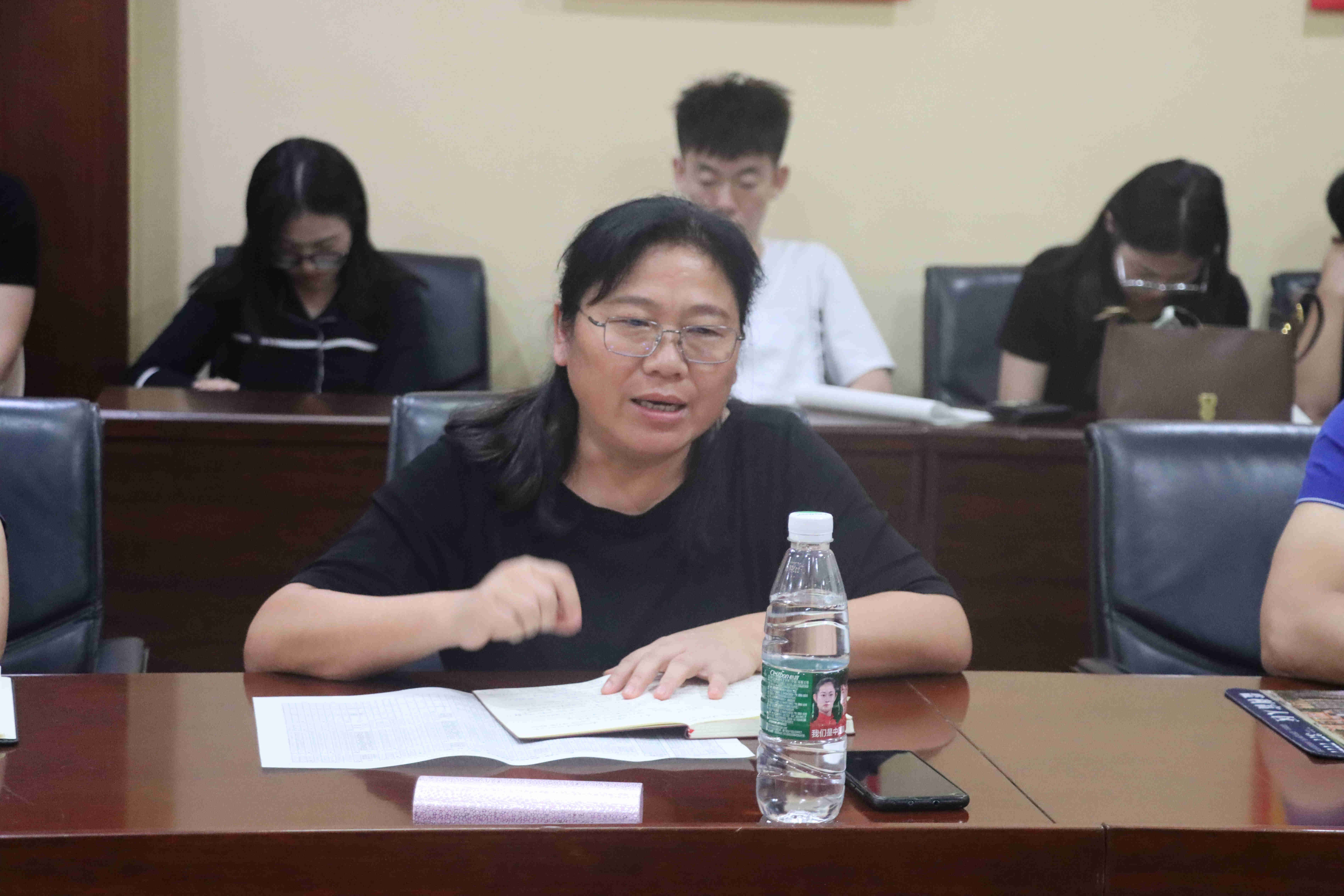 踏石留印 抓铁有痕