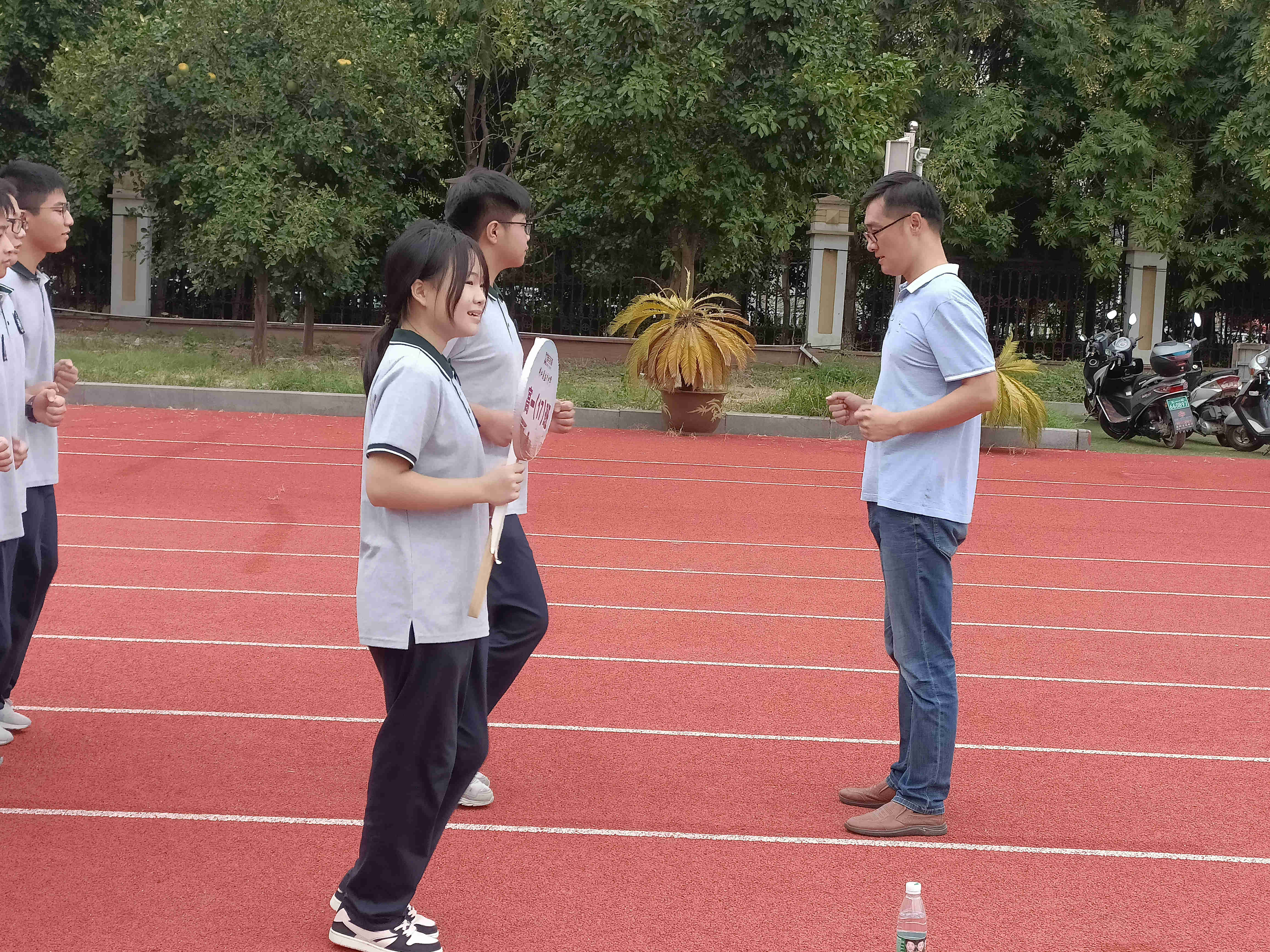 步履铿锵 斗志昂扬——监利中学2022级新生入校教育成果剪影