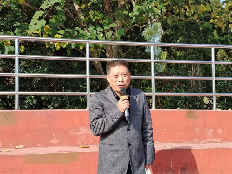 团结协作,共铸辉煌