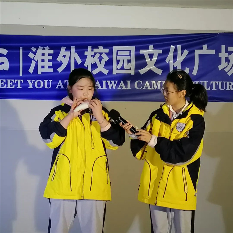 为演出颁奖,为勇气点赞,为才华喝彩