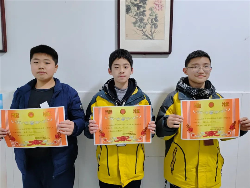 为演出颁奖,为勇气点赞,为才华喝彩