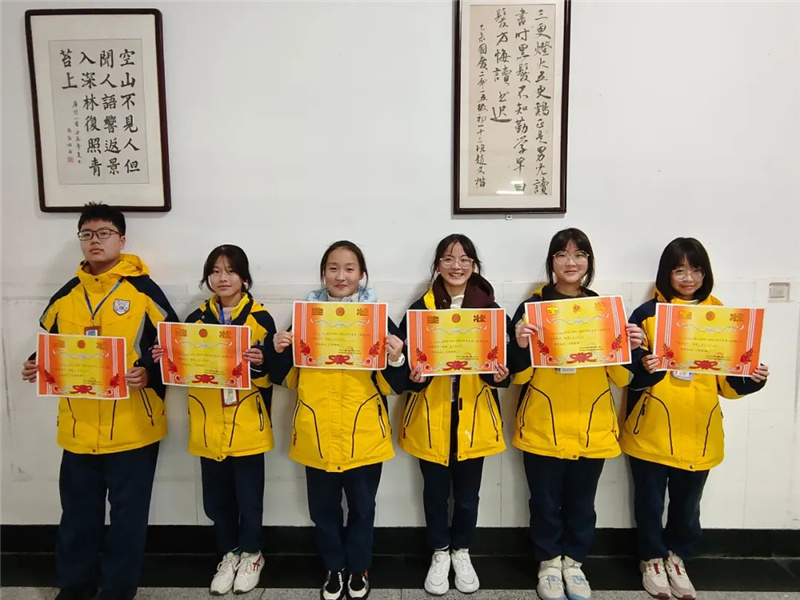 为演出颁奖,为勇气点赞,为才华喝彩