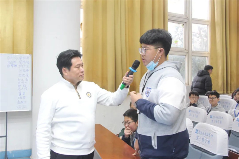 中国禁毒爱心形象大使戴文军走进淮外开展禁毒宣传教育活动