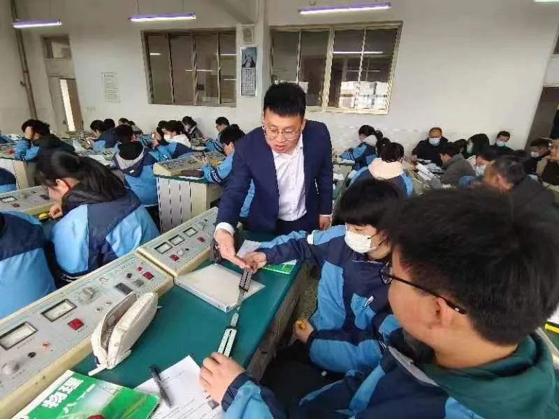 淮外三位老师献课市“广教研 五韵融学课堂”