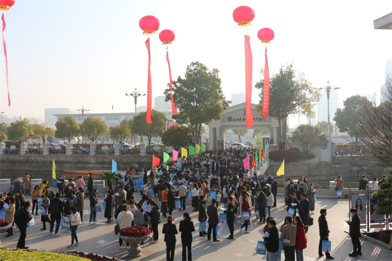 多彩校园彰活力,魅力德育显芳华