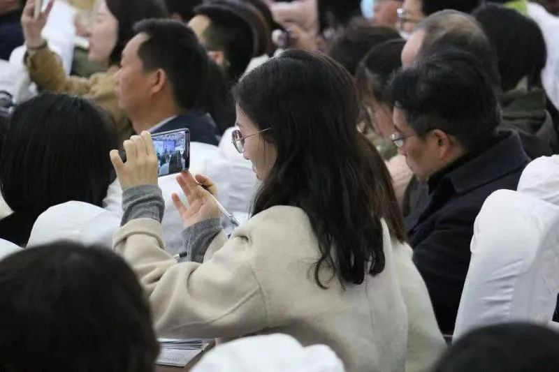 汇聚名家智慧,指点课改迷津