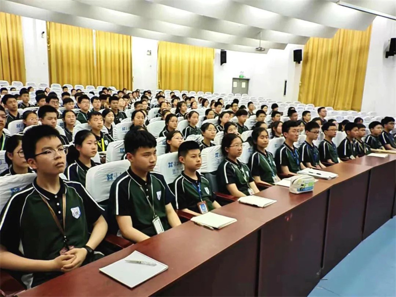 发现生活中的语文