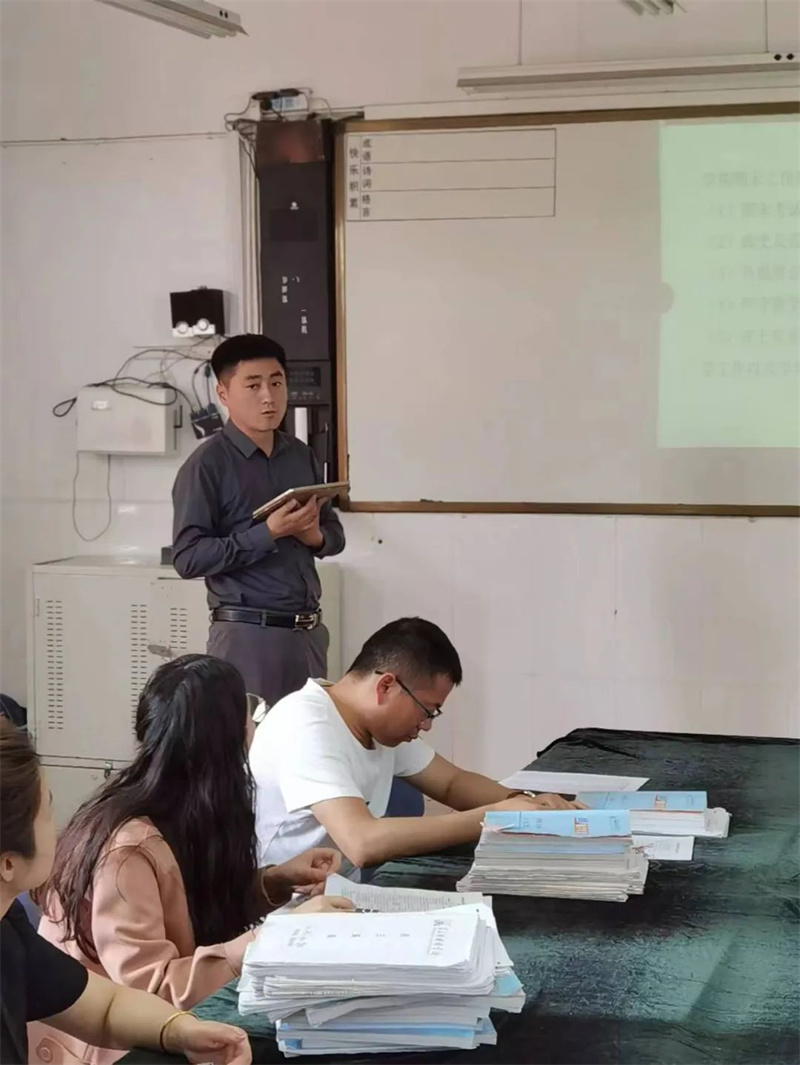 淮外教学教研处召开月度研修会议