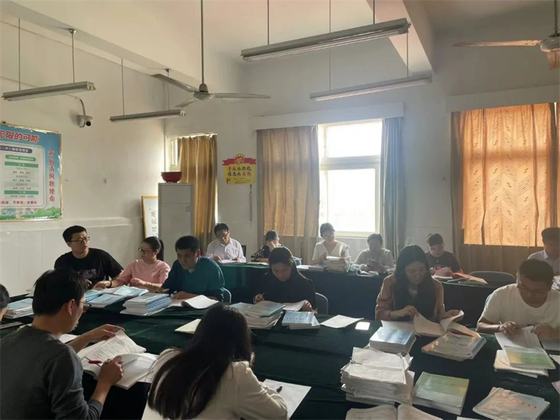 淮外教学教研处召开月度研修会议
