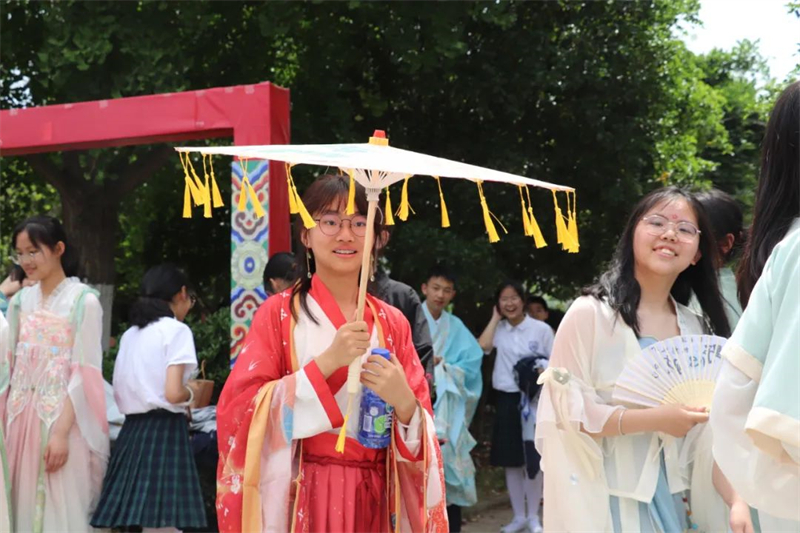 淮外第十八届龙舟文化节“六一”精彩上演