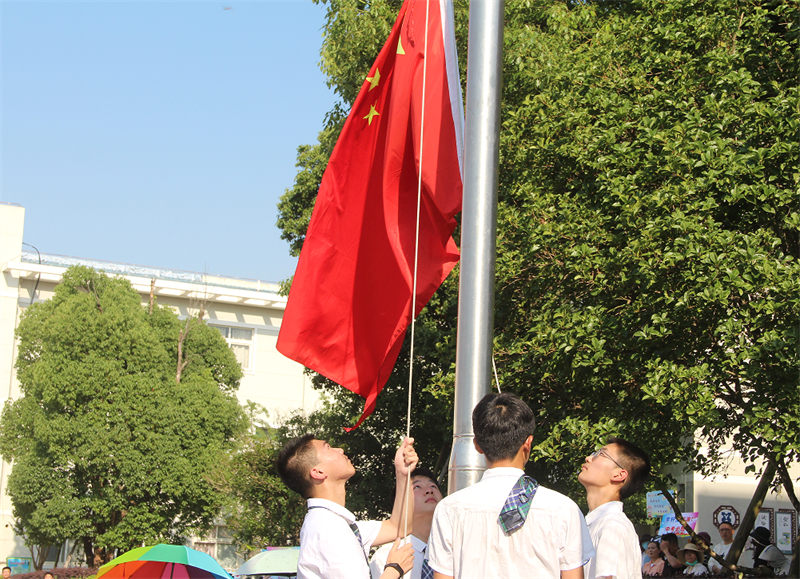 “快乐奔跑”演绎绚烂青春,“赢在中考”激发学子豪情