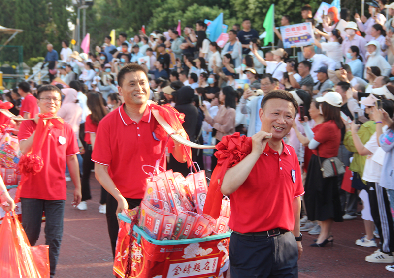 “快乐奔跑”演绎绚烂青春,“赢在中考”激发学子豪情
