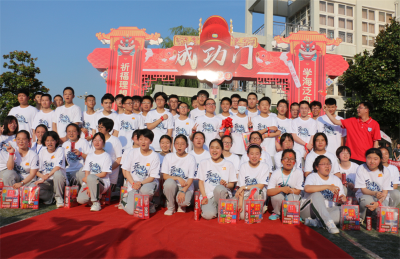 “快乐奔跑”演绎绚烂青春,“赢在中考”激发学子豪情